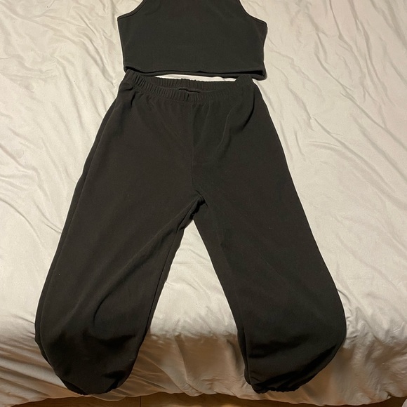 Size medium - Picture 1 of 2